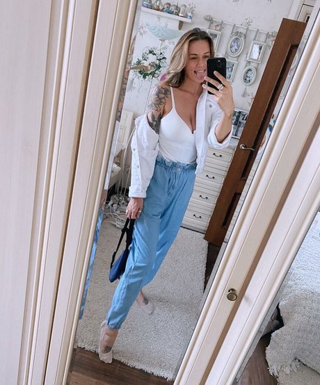 asiatische falsche titten onlyfans beste kunst bilder