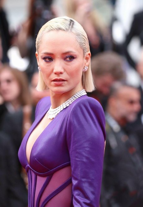 Pom Klementieff porno erotische bild