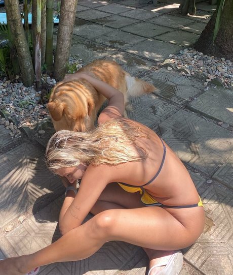 Laura Schadeck model nackte foto