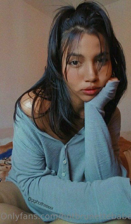 hotbrunettebabe model nacktheit bild