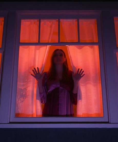 Olivia Taylor Dudley pornographische pornostar foto