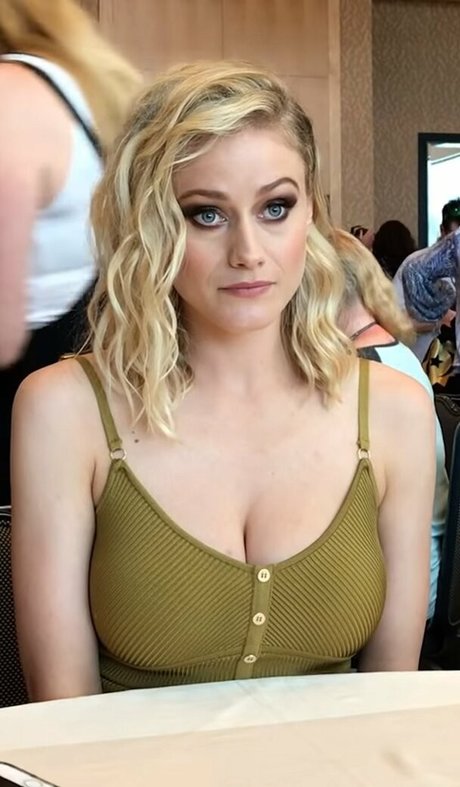 Olivia Taylor Dudley heiße kostenlose fotos