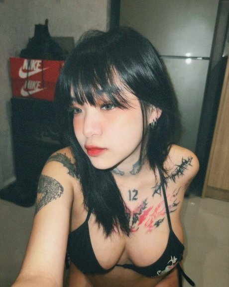 Pinchxnn model nacktheit bilder