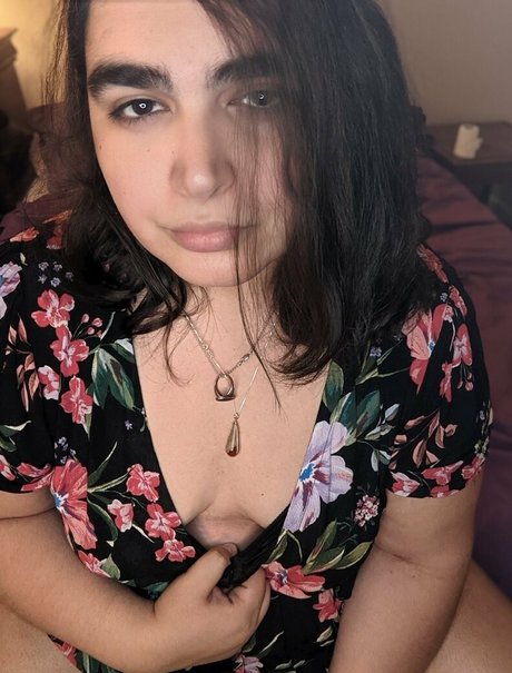 zierliche trans-onlyfans erotische nacktheit bild