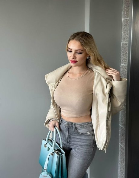 Esvittie model nacktheit fotos