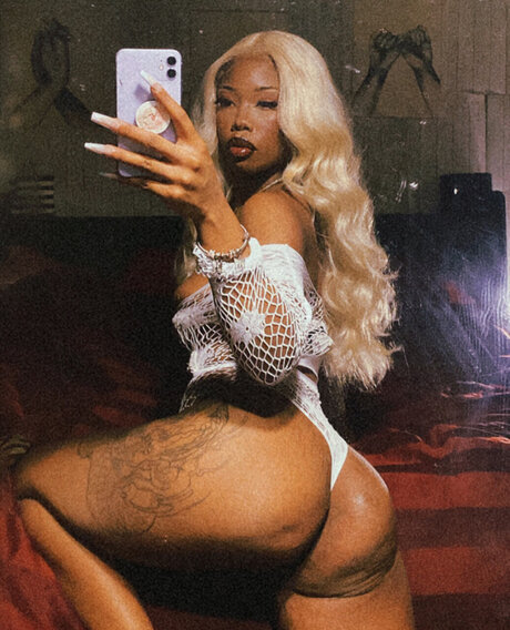 Kyia_ erwachsene nackten fotos