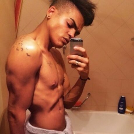 Dotado23cm porno akt galerie