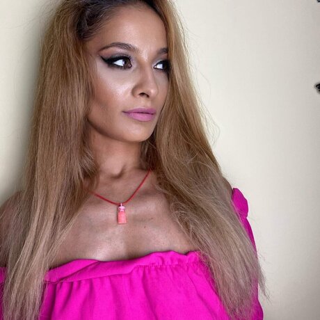 Hanaah 23 erotische top archiv