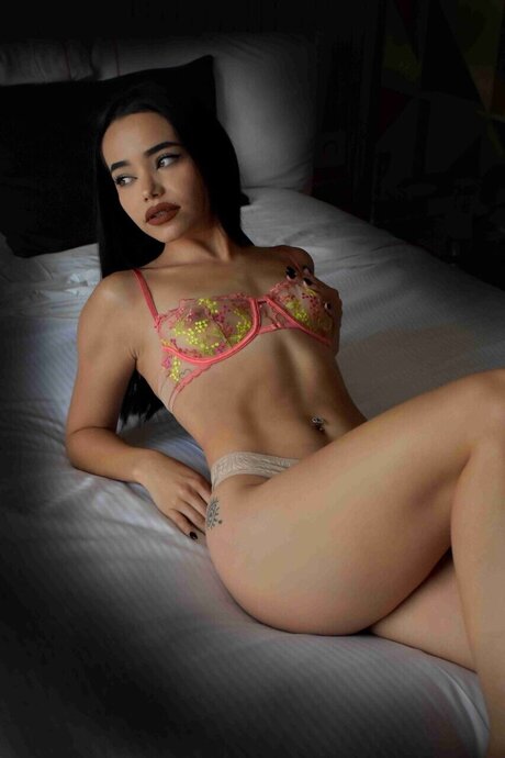 RegBaby__ model sexy bild