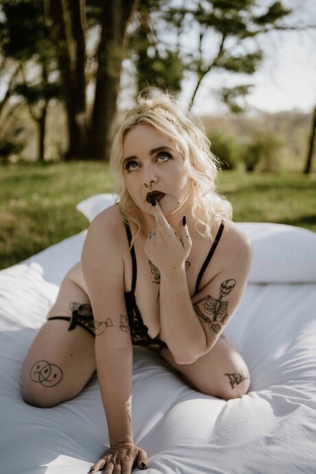 Mia Moore_ nacktheit heiße fotos