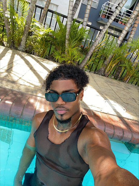 SOY VANVAN sexy akt galerien