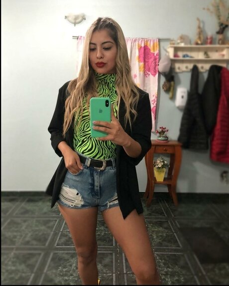 Meli mel erwachsene nackten galerie