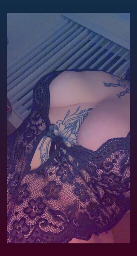 Alien Babe kostenlose galerie