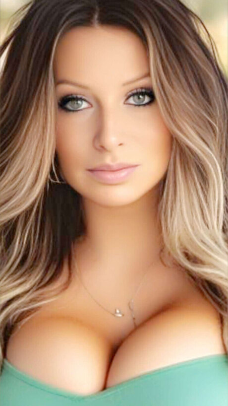 Cassandra Lynn_ nackt bilder