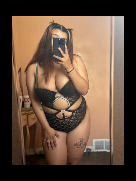 val_ nackten galerie