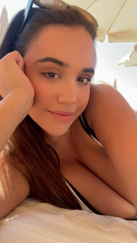 Adriana Black hd porno foto