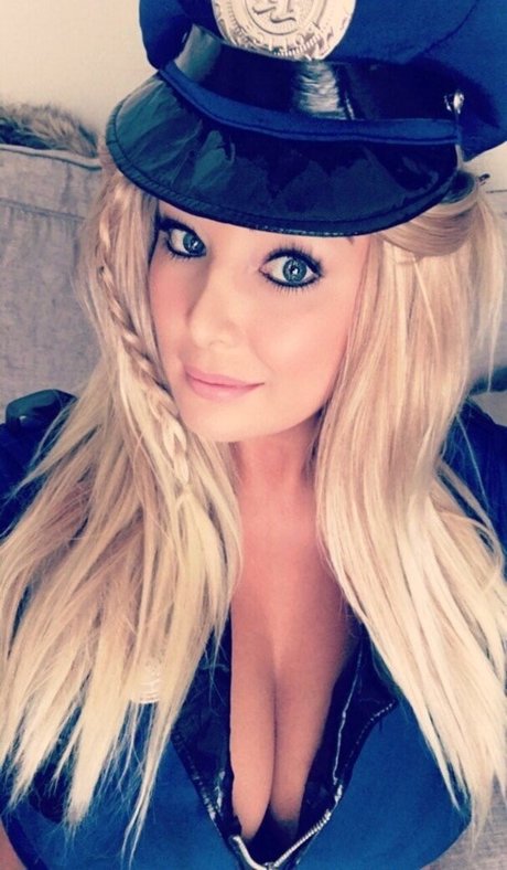 Charlotte Fox schöne nacktheit bilder