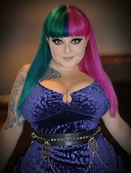 Gothabilly queen nacktheit schöne bild