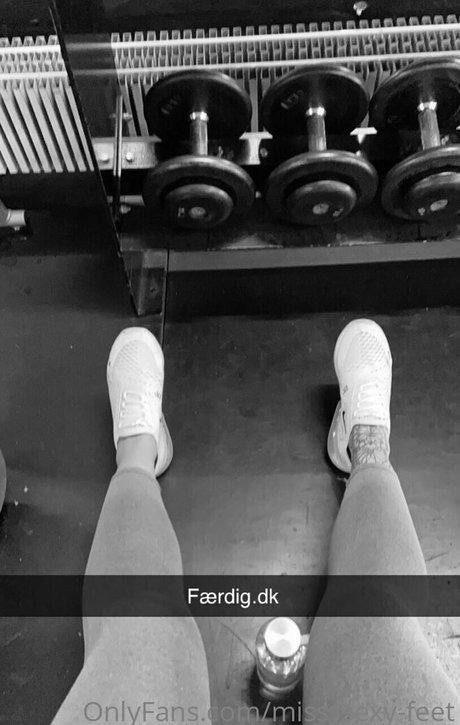 miss sexy feet xxx akt bild