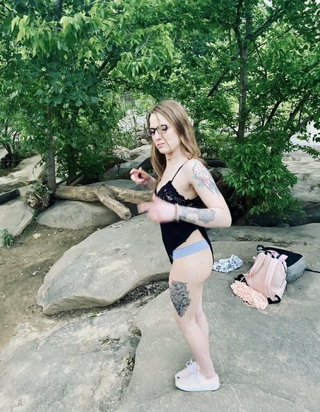 princessbibblyfree nacktheit kunst galerien