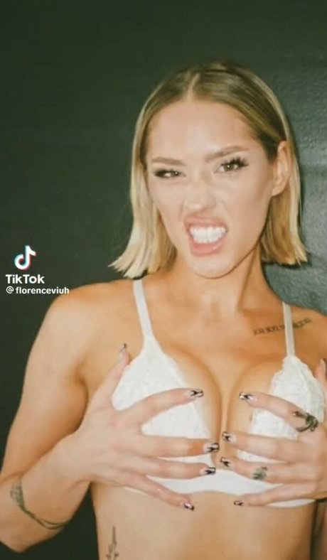 Emily Viuhkola heiße freie galerie