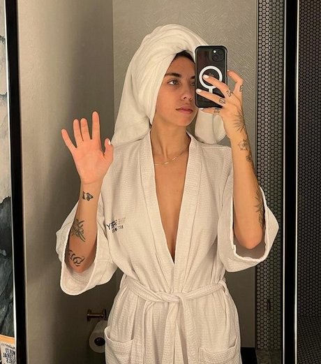 Indigo De Souza nacktheit freie bild