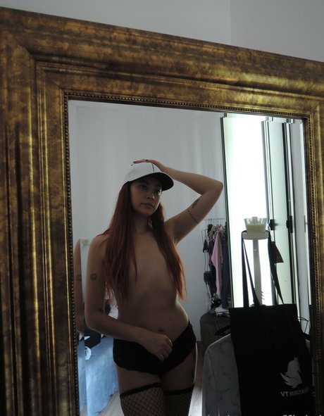 miathorneofficial pornostar kunst bild