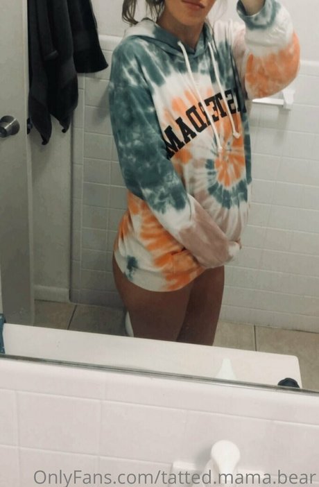 tatted mama bear nackt pornographische bild