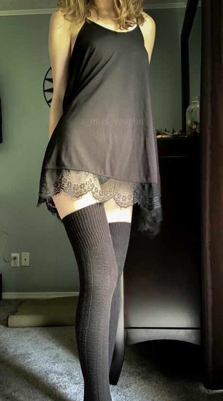 Miss Vaughn porno beste bild