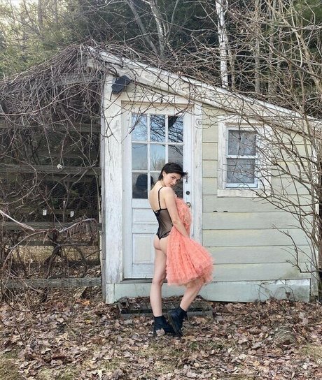 Ella Hunt hd nacktheit archiv