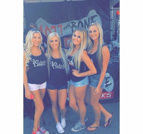 Amber BeIarski kunst top foto