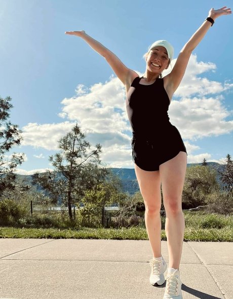 Olivia RumIey heiße perfekte bild