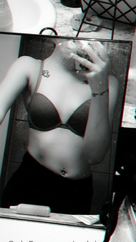 redvixenxxxx heiße nackte bild