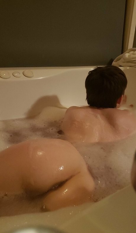 curvyelvishgirl nackten pornostar foto