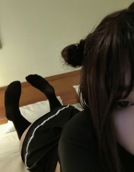 Mizaki Levi model nackt bild