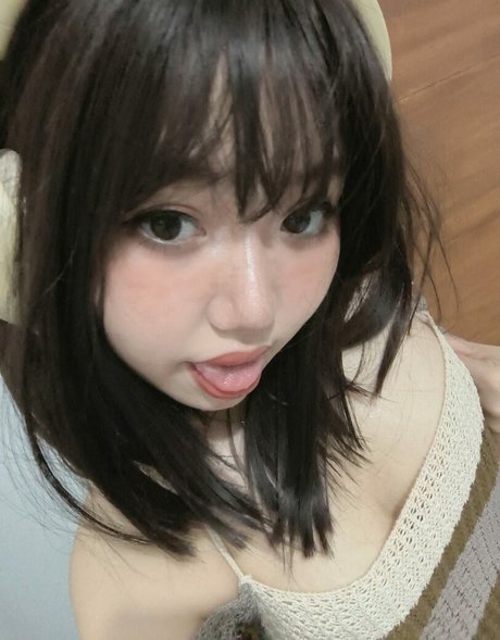 Mizaki Levi erwachsene porno bilder