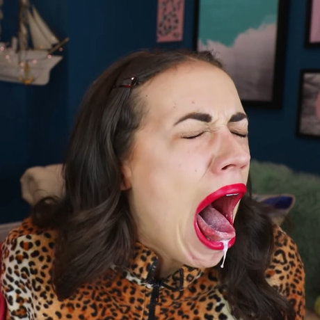 Colleen Ballinger xxx sexy bilder