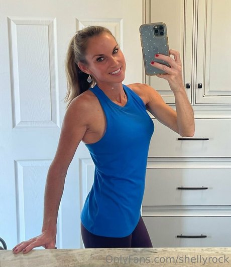 shellyrock nackten bild