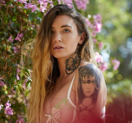 Theamandajean xxx akt galerien