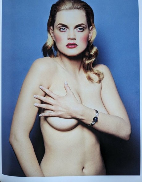 Guinevere Van Seenus nackt porno bild