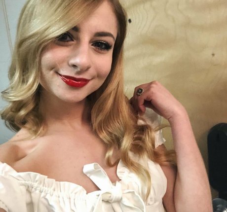 Tarah Kayne heiße freie bilder