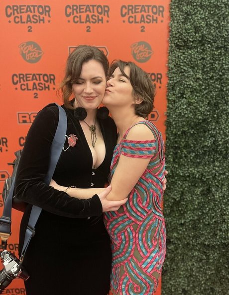 RipMika erotische heiße foto