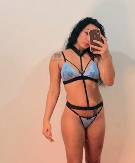 Ziana Rodrigues top erotische bild