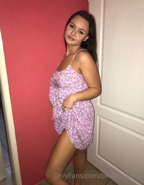 bellalittlefree22 xxx pornostar bild