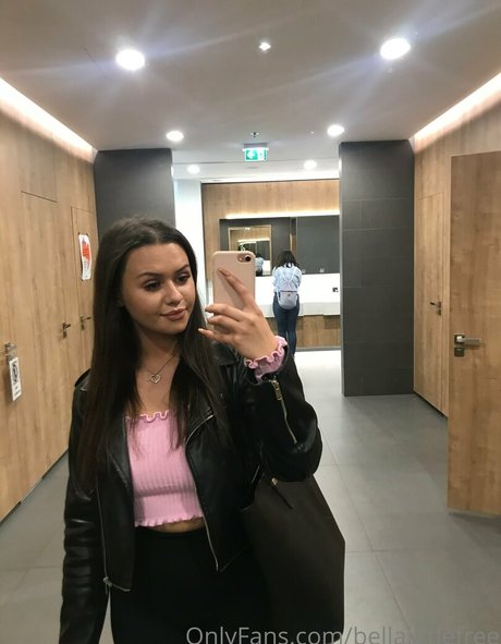 bellalittlefree22 model pornografische bilder