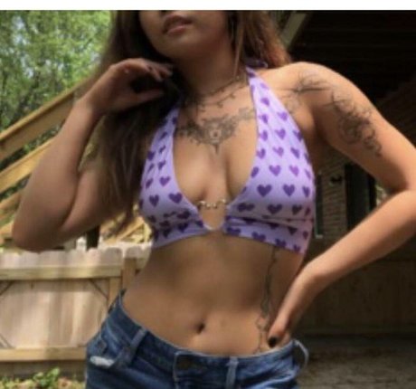 Mikah Tia hübsche archiv