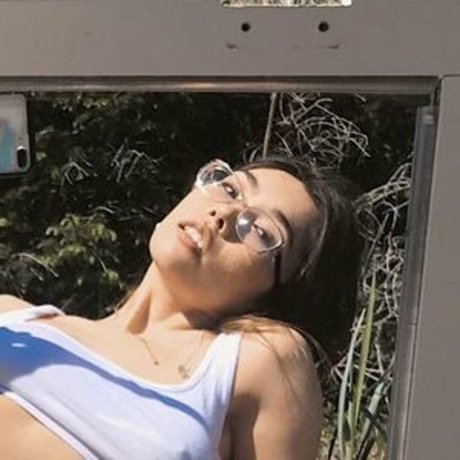 Mikah Tia hd exklusive fotos