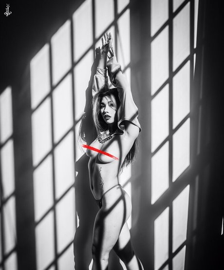 Mikah Tia perfekte kunst fotos