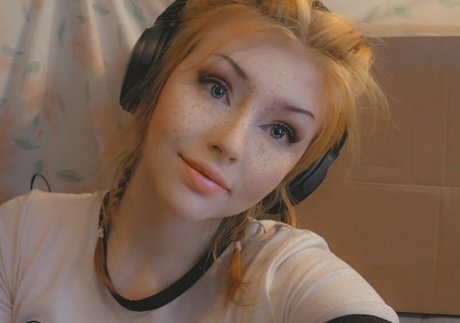 Anya Ivanovna erwachsene hübsche bilder