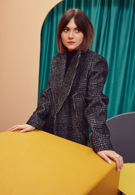 Emilia Jones heiße freie galerien